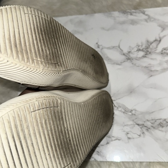 Torrid tan Minimalist Sneakers size 7WW - Picture 7 of 8